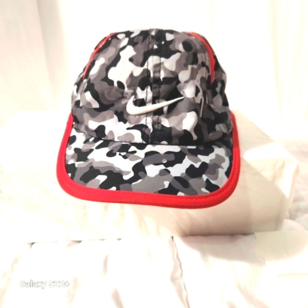 NIKE DRIFIT BABY INFANT CAMO SNAPBACK HAT BLACK RED